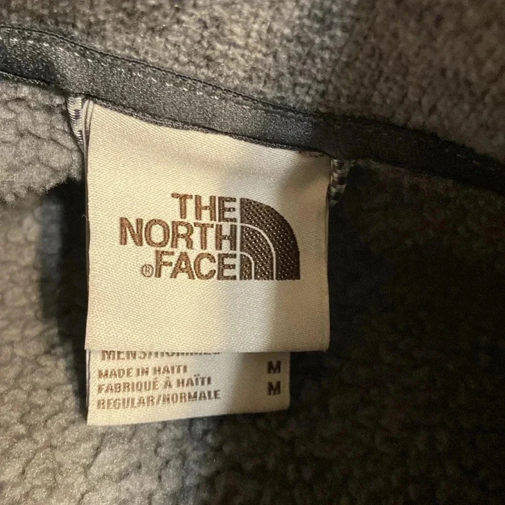 The North Face Gordon Lyons Classic 1/4 Zip delivers heavyweight warmth - Picture 5 of 6